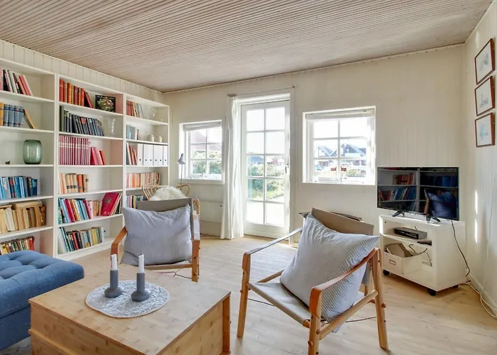 Gudwer - 300m From The Sea By Interhome